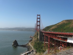 Golden Gate Brigde on a sunny day.