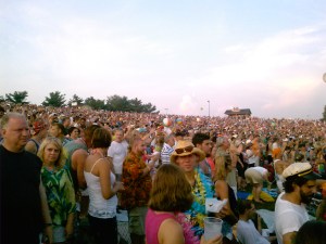 Crowd on Lawn at Jimmy Buffett Show